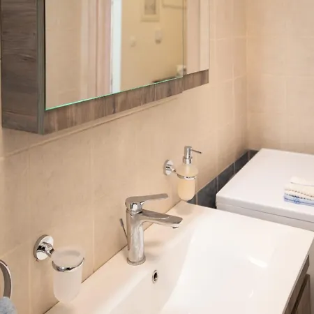 Eugenias Getaway By The Sea - Diminio Escape