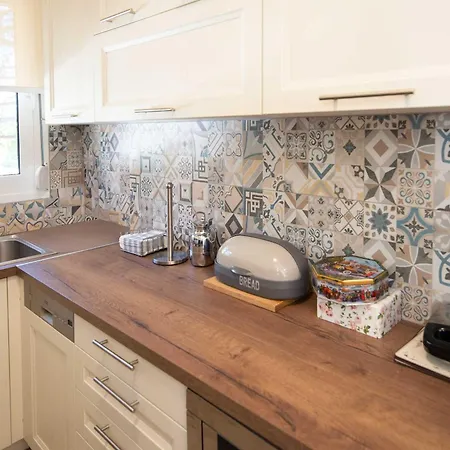 Eugenias Getaway By The Sea - Diminio Escape Kato Diminio