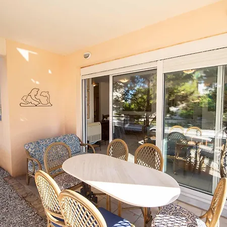 Eugenias Getaway By The Sea - Diminio Escape *