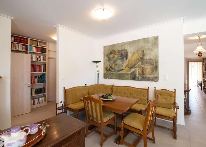 Eugenias Getaway By The Sea - Diminio Escape