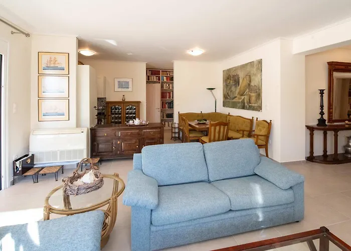 Eugenias Getaway By The Sea - Diminio Escape *