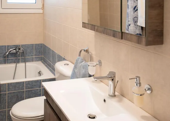 Eugenias Getaway By The Sea - Diminio Escape Kato Diminio