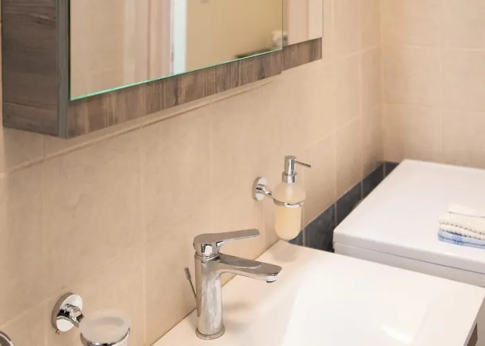 Eugenias Getaway By The Sea - Diminio Escape