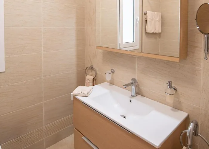 Eugenias Getaway By The Sea - Diminio Escape Kato Diminio